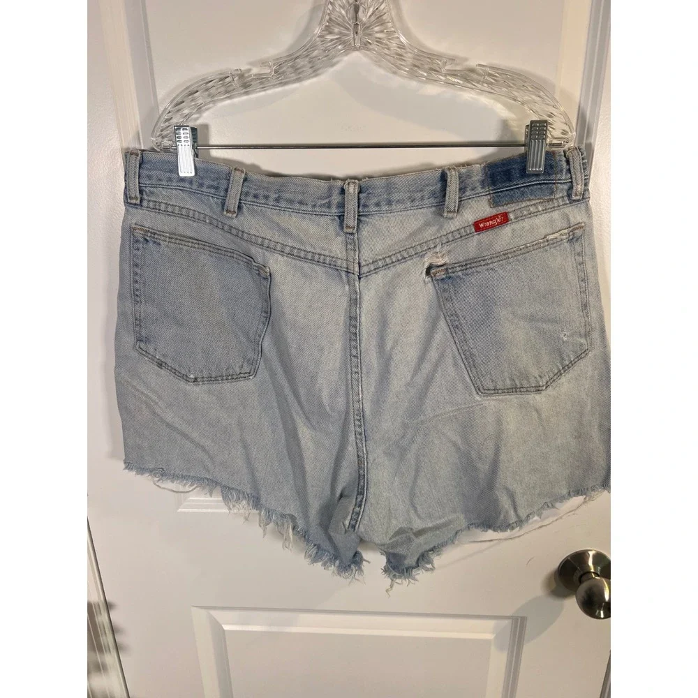 Wrangler women's Denim Shorts Distressed Light Wash Blue 37W